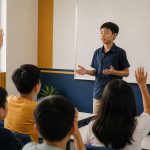 Học sinh thuyết trình trước lớp kỹ năng